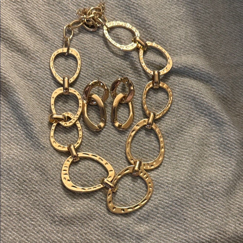 Elegant Gold Link Necklace and Earring Set
